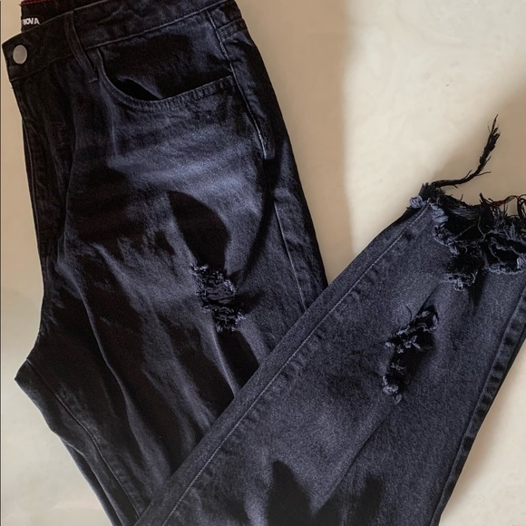 Fashionova Distressed Cropped Boyfriend jeans - Picture 14 of 16